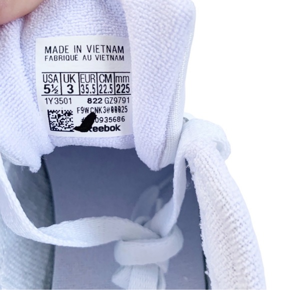 Reebok® Club C J. Crew Sneakers White 
Item BO829 Size 5.5 NWT - Picture 13 of 15